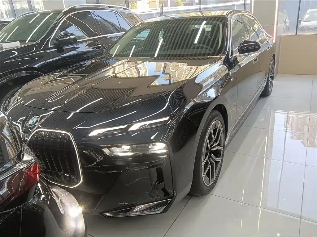 BMW 7 Series 2025 из CN, фото 3