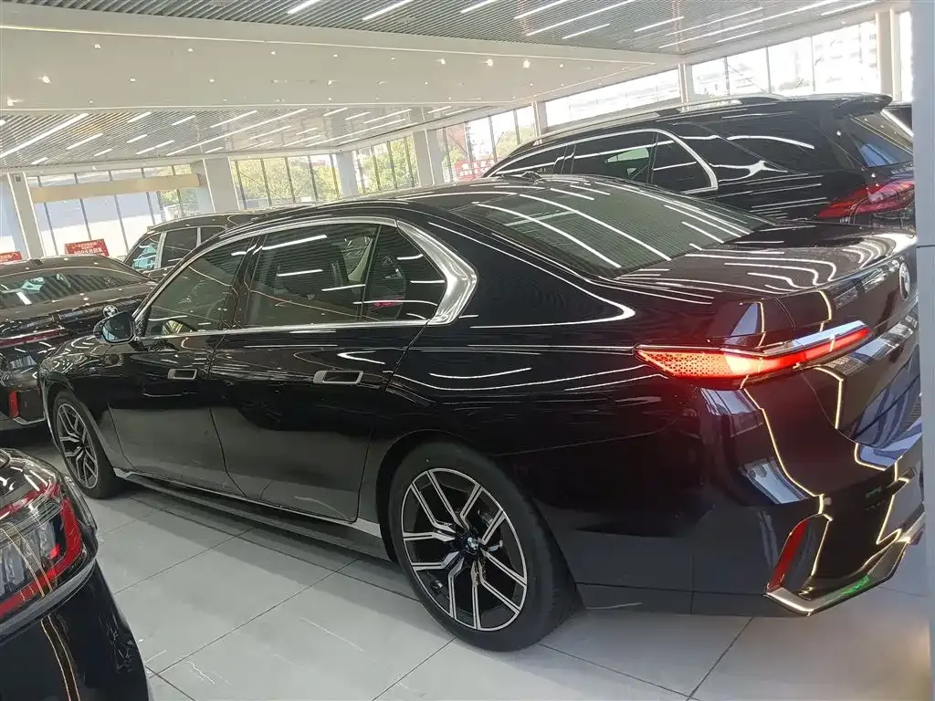 BMW 7 Series 2025 из CN, фото 5