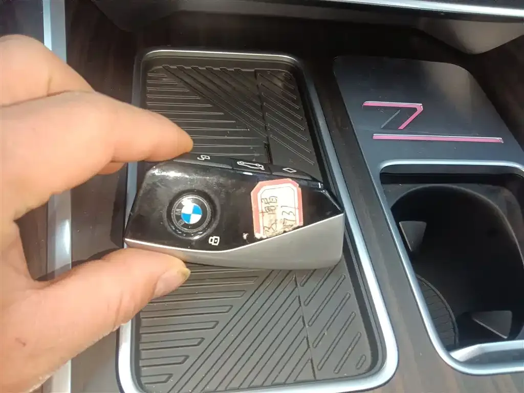 BMW 7 Series 2025 из CN, фото 9