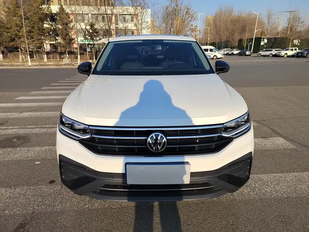 Volkswagen Tiguan L 2025 из CN, фото 3