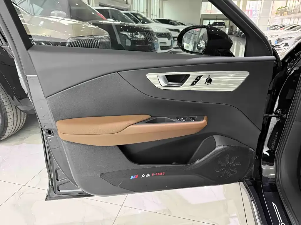 Hongqi E-QM5 2024 из CN, фото 4
