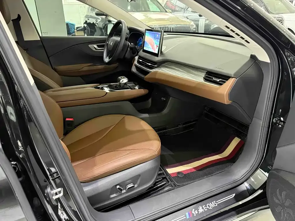 Hongqi E-QM5 2024 из CN, фото 8