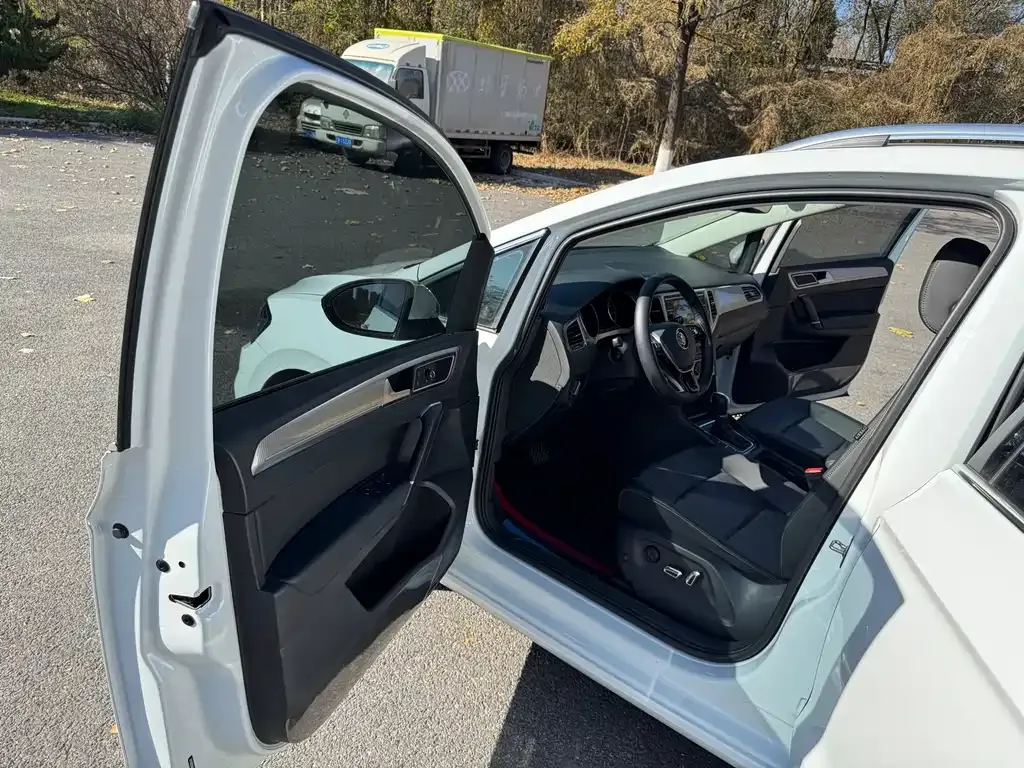 Volkswagen Golf Sportsvan 2021 из CN, фото 4