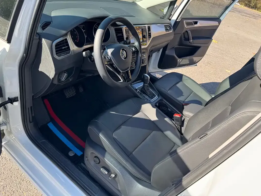Volkswagen Golf Sportsvan 2021 из CN, фото 5