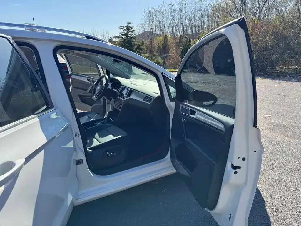 Volkswagen Golf Sportsvan 2021 из CN, фото 7