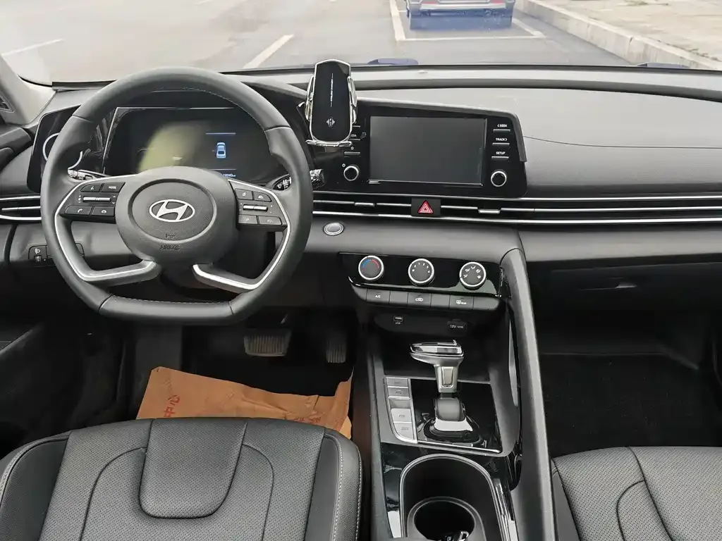 Hyundai Elantra 2024 из CN, фото 7
