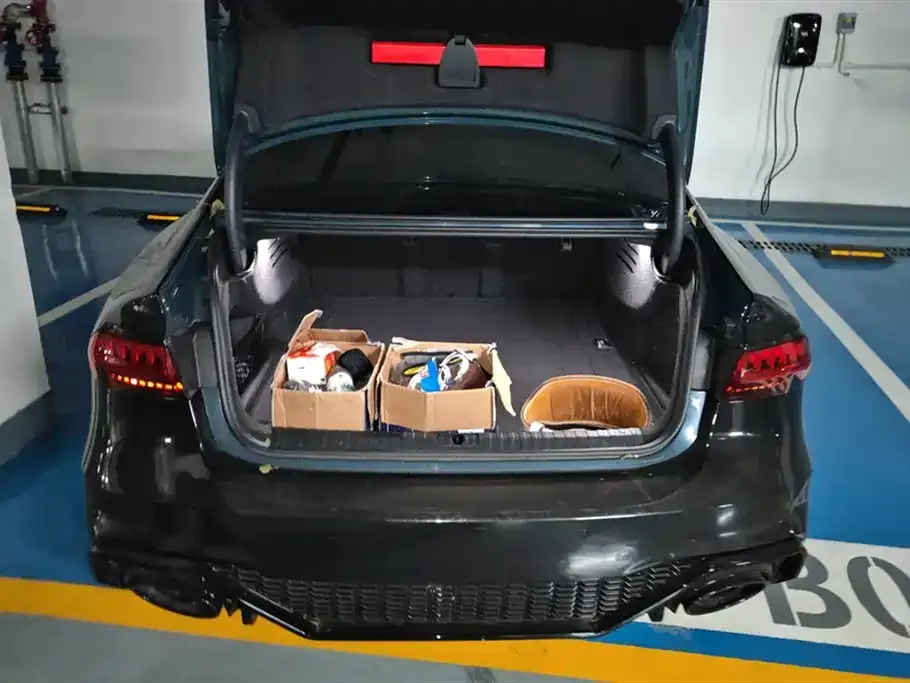 Audi A7L 2021 из CN, фото 4
