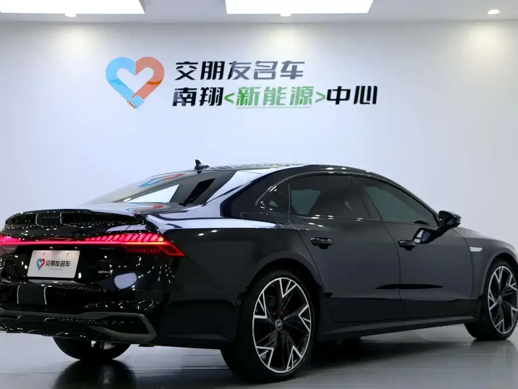 Audi A7L 2024 из CN, фото 6