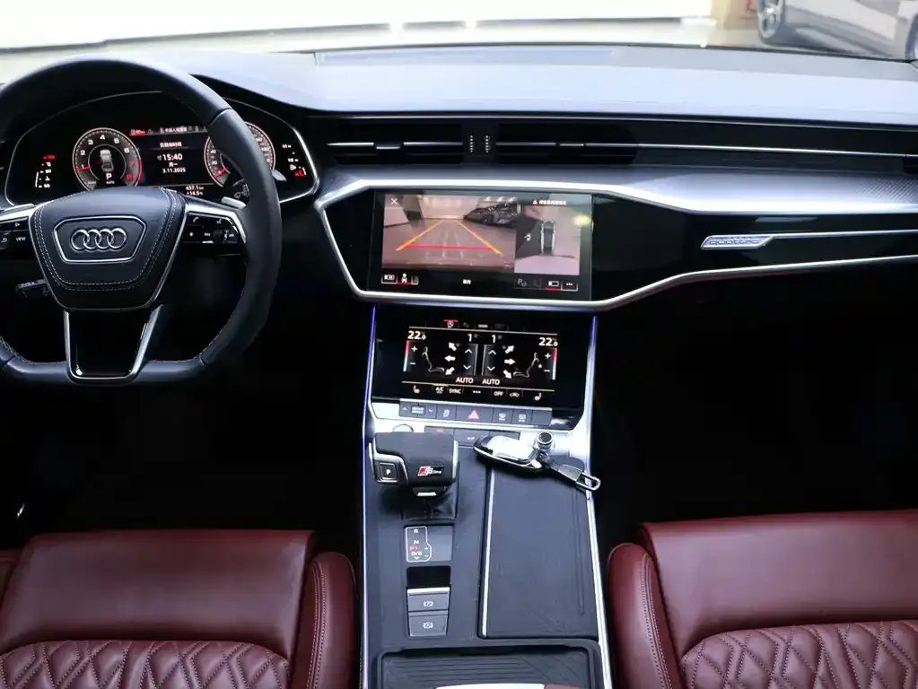 Audi A7L 2024 из CN, фото 7