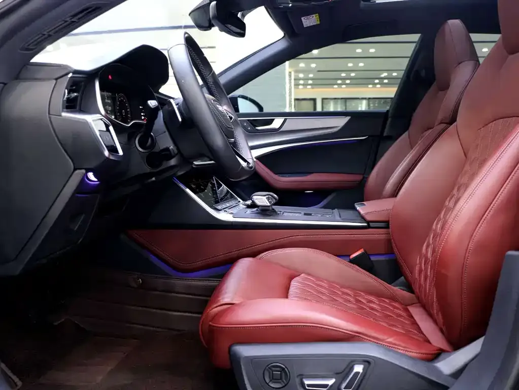 Audi A7L 2024 из CN, фото 8
