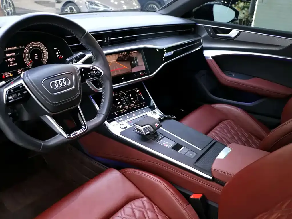 Audi A7L 2024 из CN, фото 9