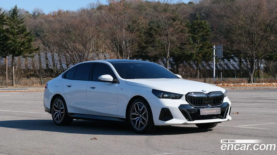 BMW 5-Series 2024 из KR, фото 1