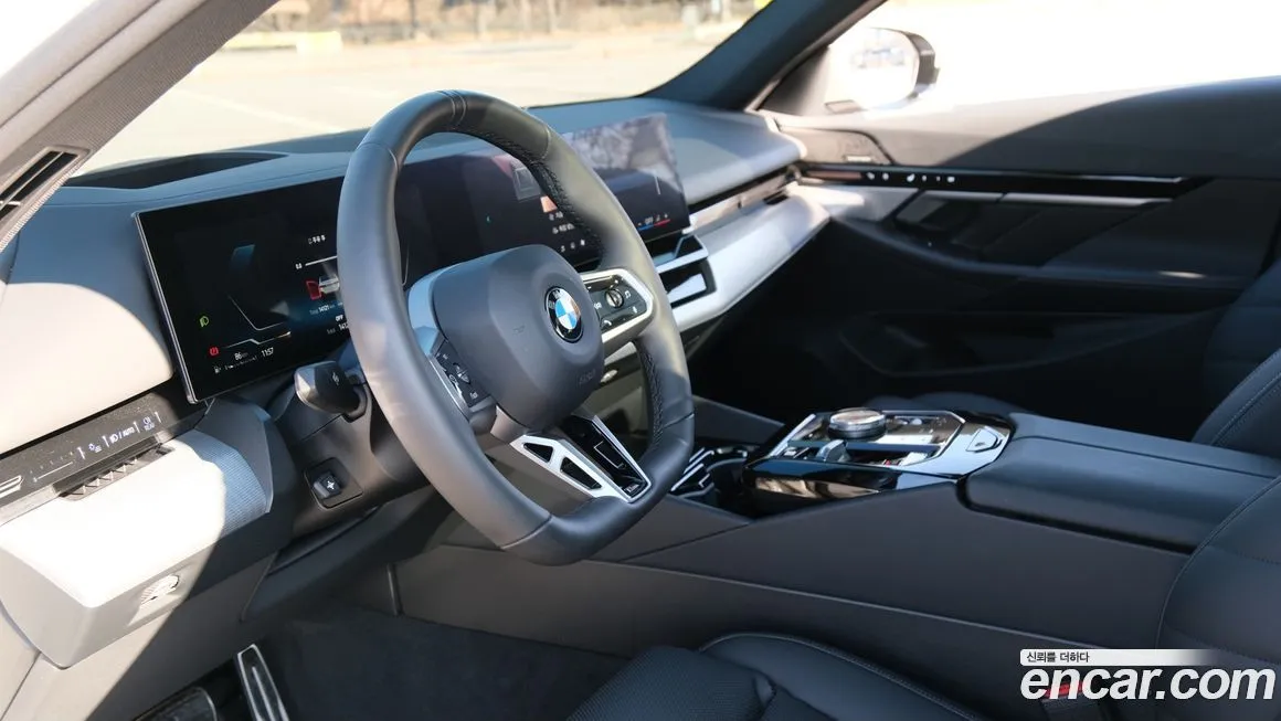 BMW 5-Series 2024 из KR, фото 10