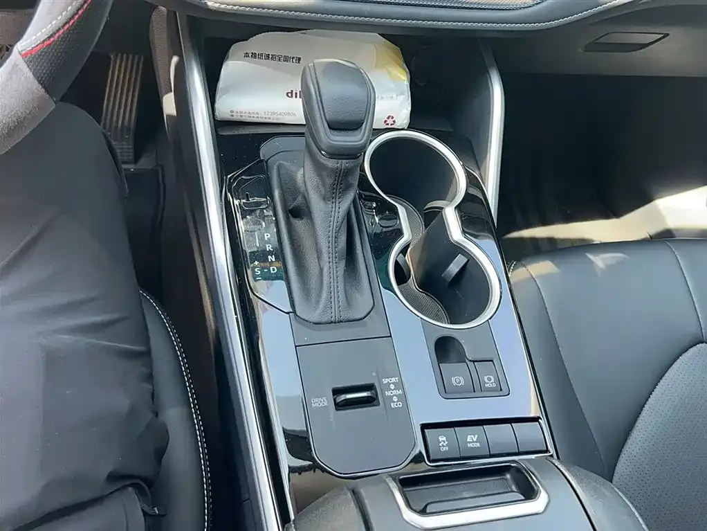 Toyota Highlander — фото 10