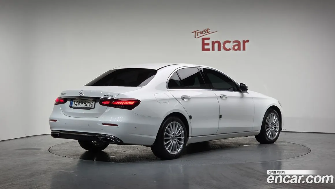 Mercedes-Benz E-Class 2022 из KR, фото 2