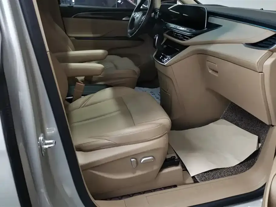 Buick GL8 2021 из CN, фото 8