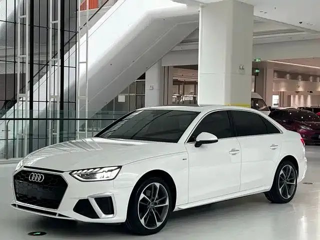 Audi A4L 2021 из CN, фото 1