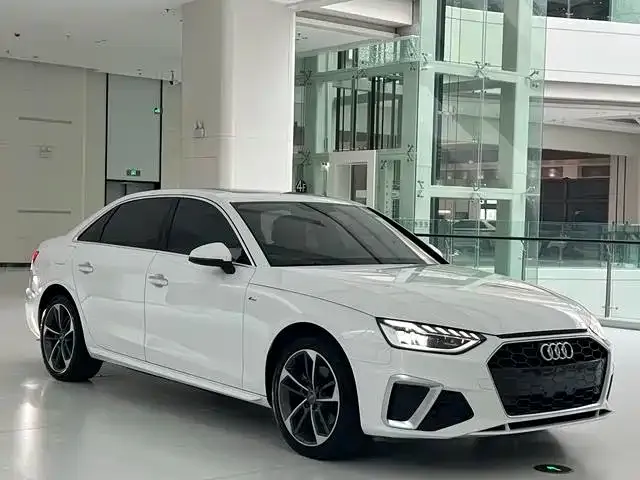 Audi A4L 2021 из CN, фото 3