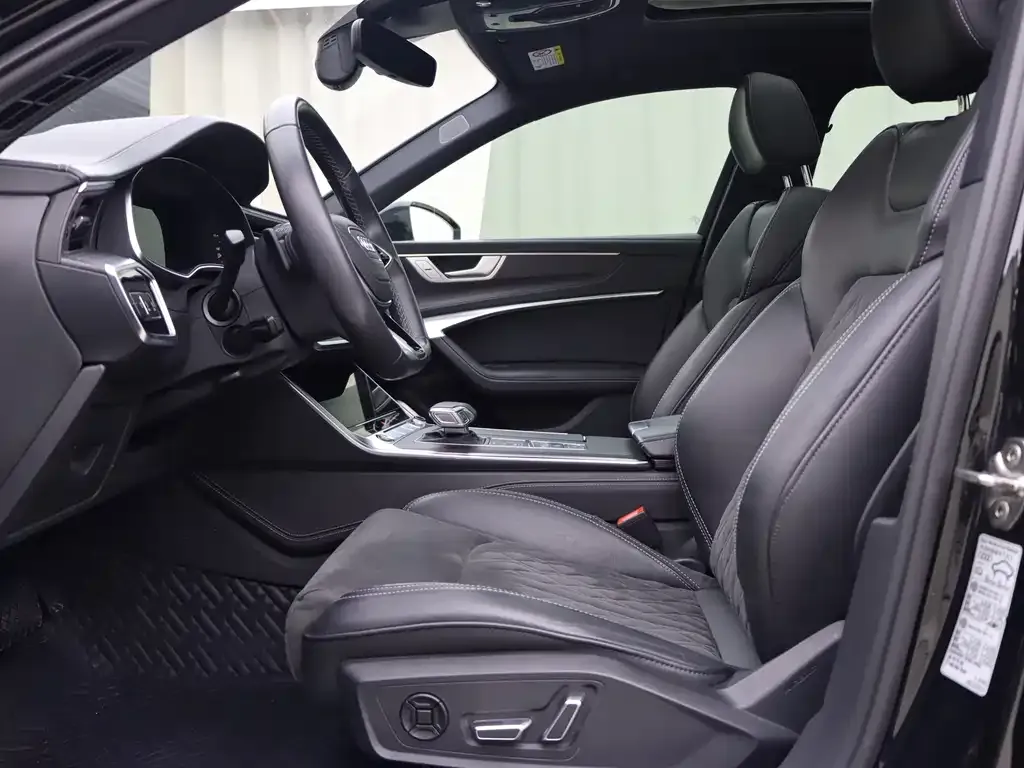 Audi A6L 2024 из CN, фото 4