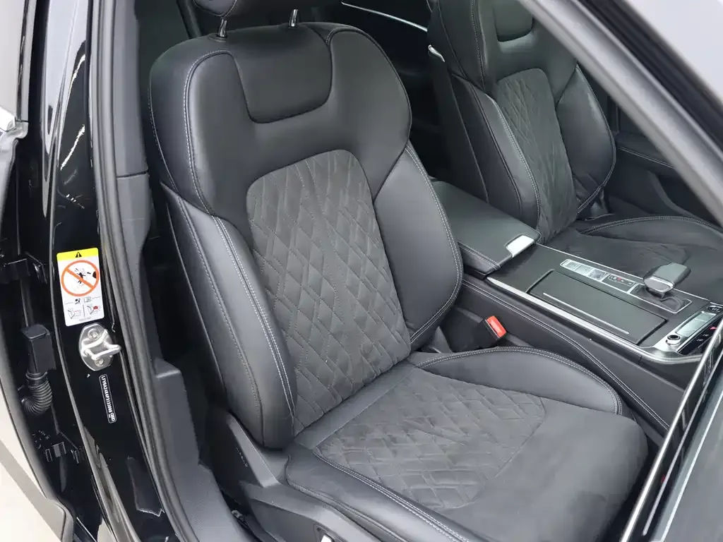 Audi A6L 2024 из CN, фото 9