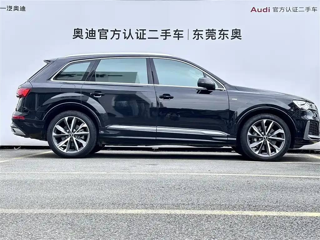 Audi Q7 2023 из CN, фото 3
