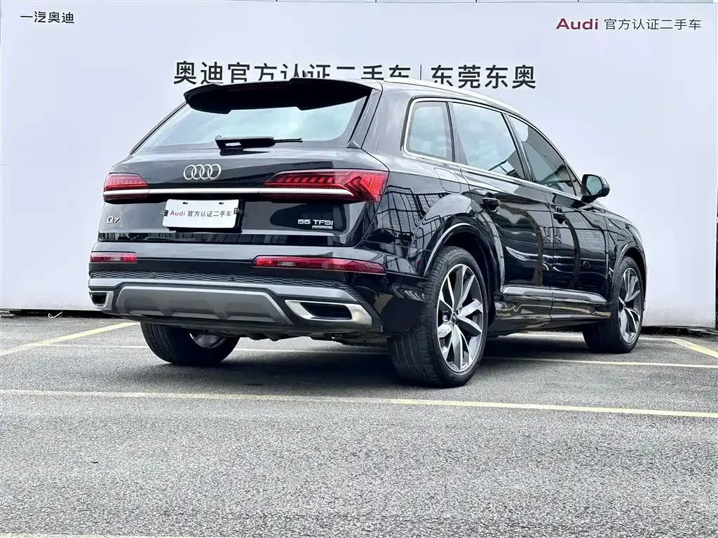 Audi Q7 2023 из CN, фото 4