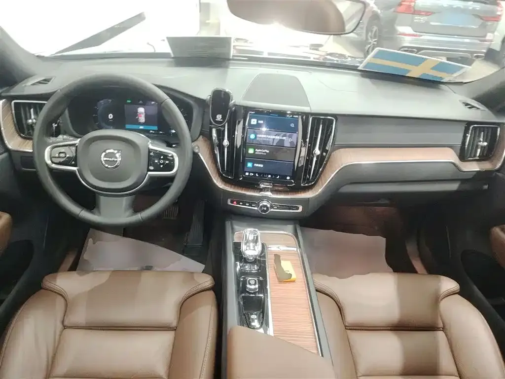 Volvo XC60 2023 из CN, фото 10