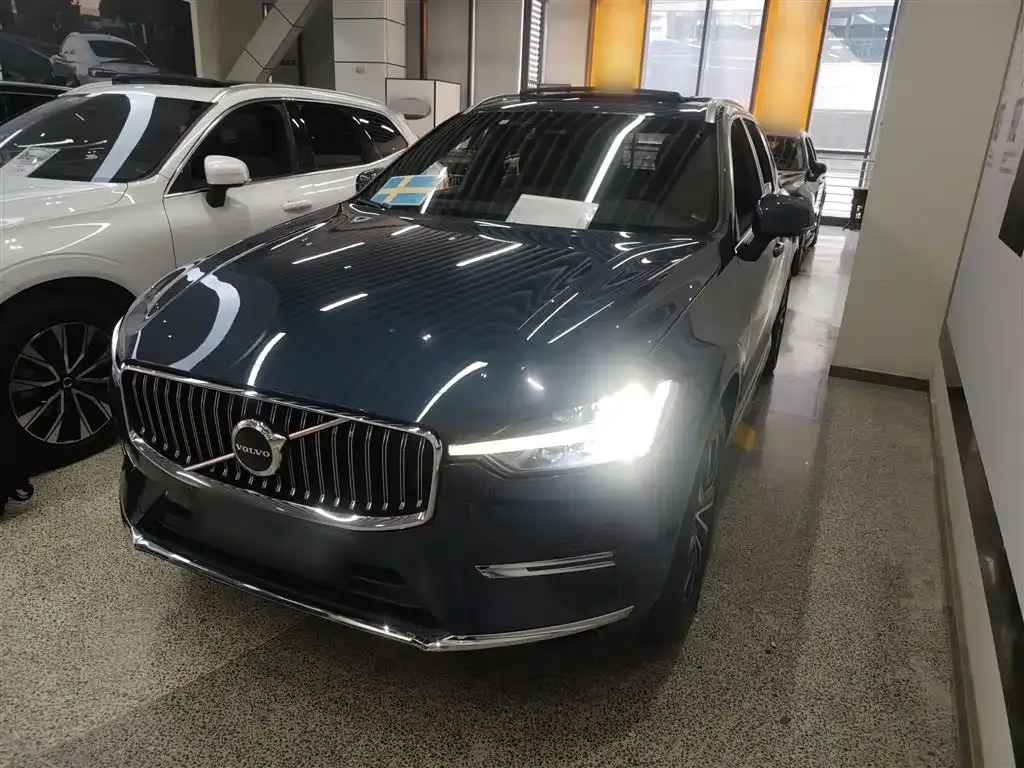Volvo XC60 2023 из CN, фото 2
