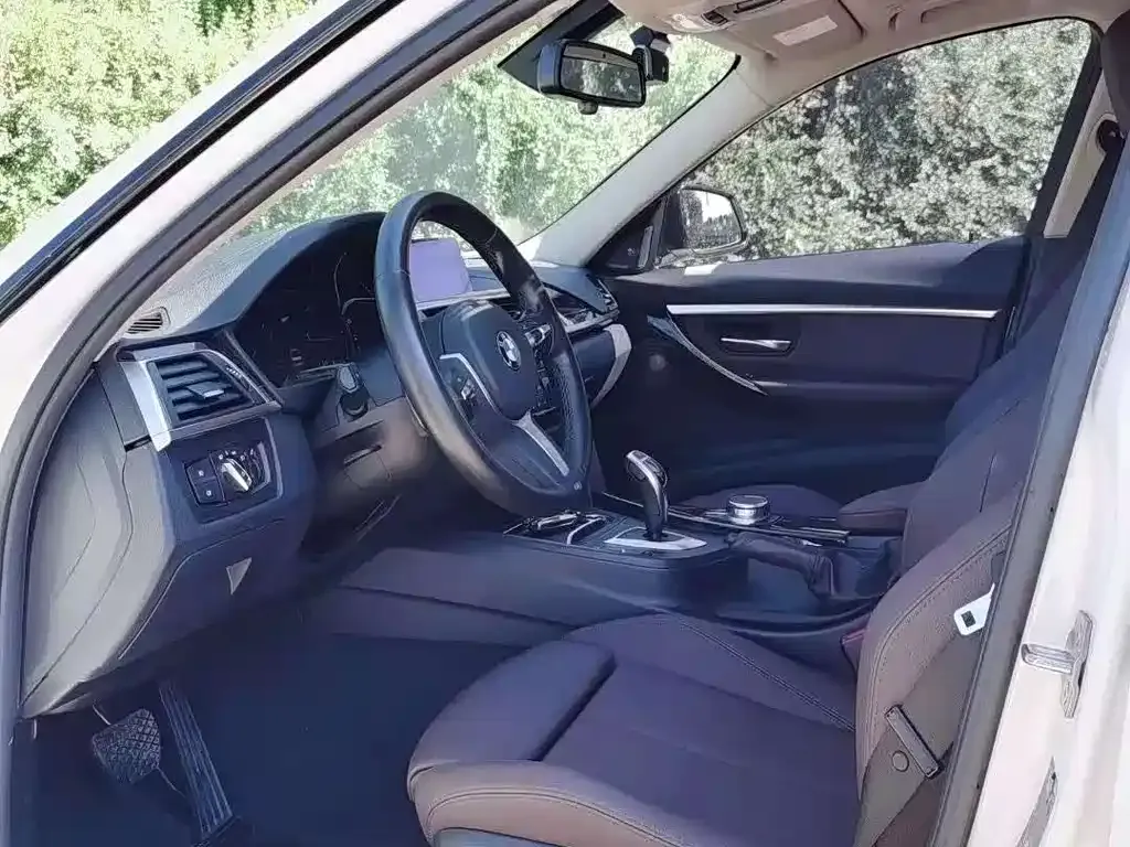 BMW 3 Series 2022 из CN, фото 6