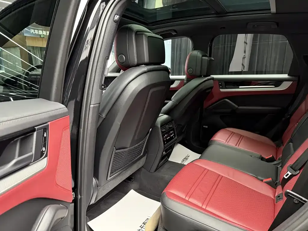 Porsche Cayenne 2024 из CN, фото 8