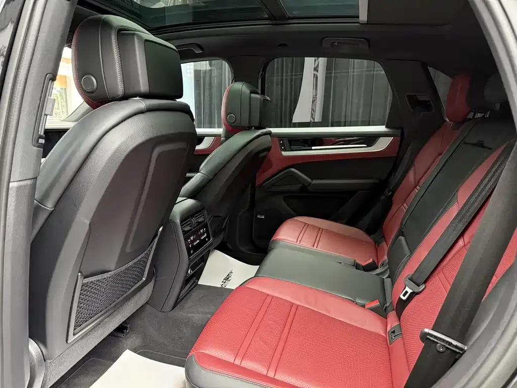 Porsche Cayenne 2024 из CN, фото 9