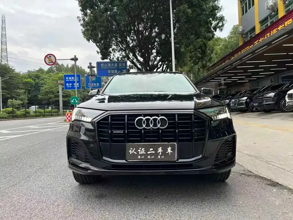 Audi Q7 2021 из CN, фото 2