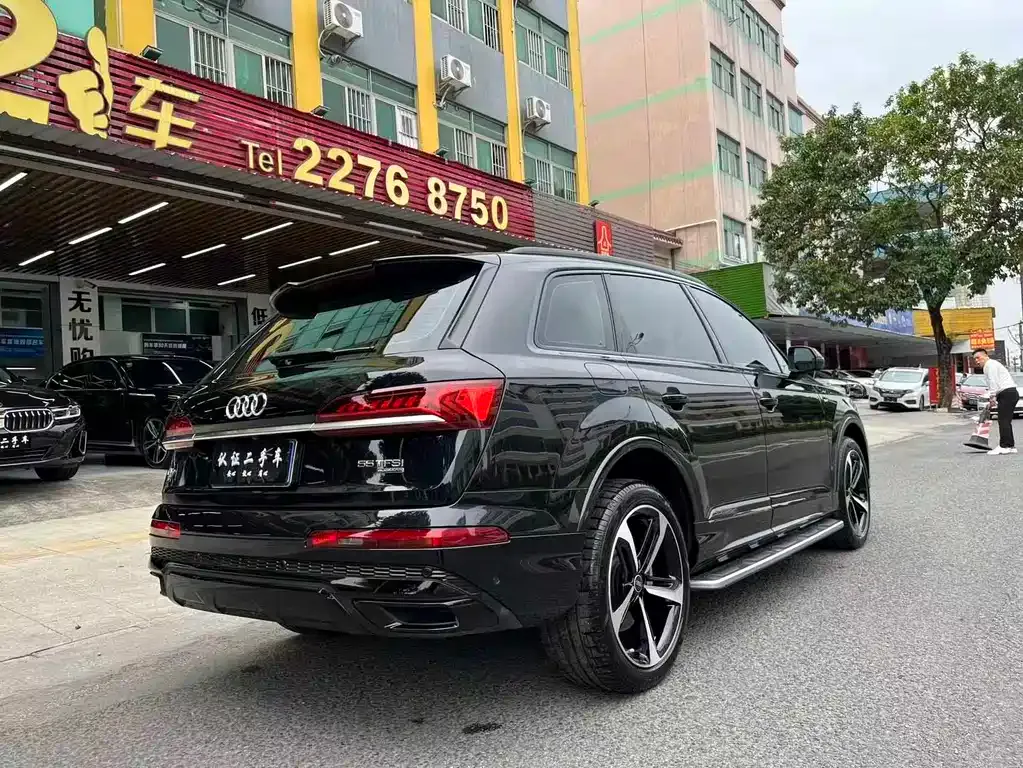 Audi Q7 2021 из CN, фото 5