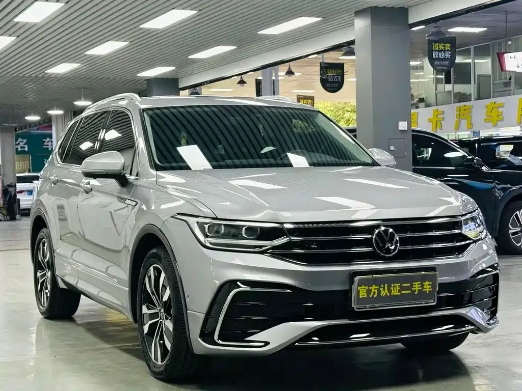 Volkswagen Tiguan L — фото 2