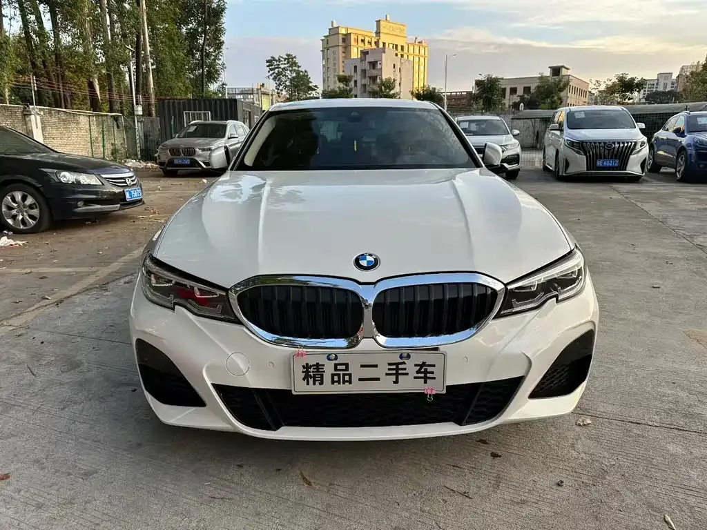 BMW 3 Series 2022 из CN, фото 1