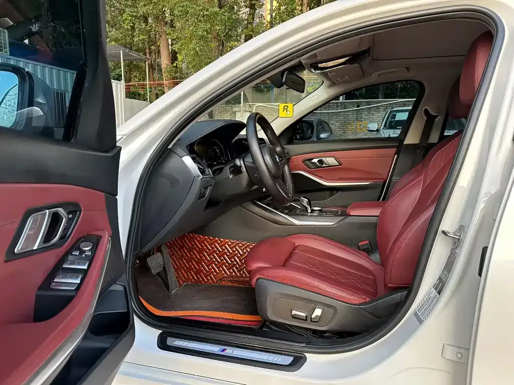 BMW 3 Series 2022 из CN, фото 6