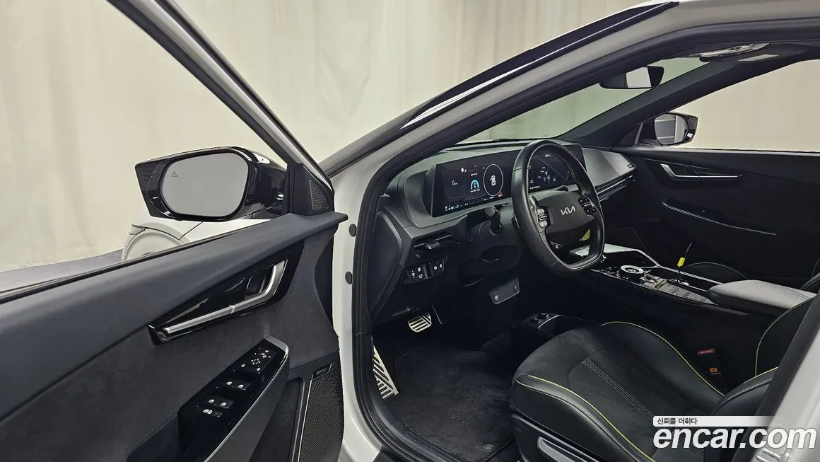 Kia EV6 2023 из KR, фото 10