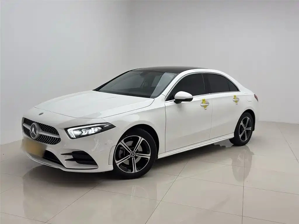 Mercedes-Benz A-Class 2023 из CN, фото 1
