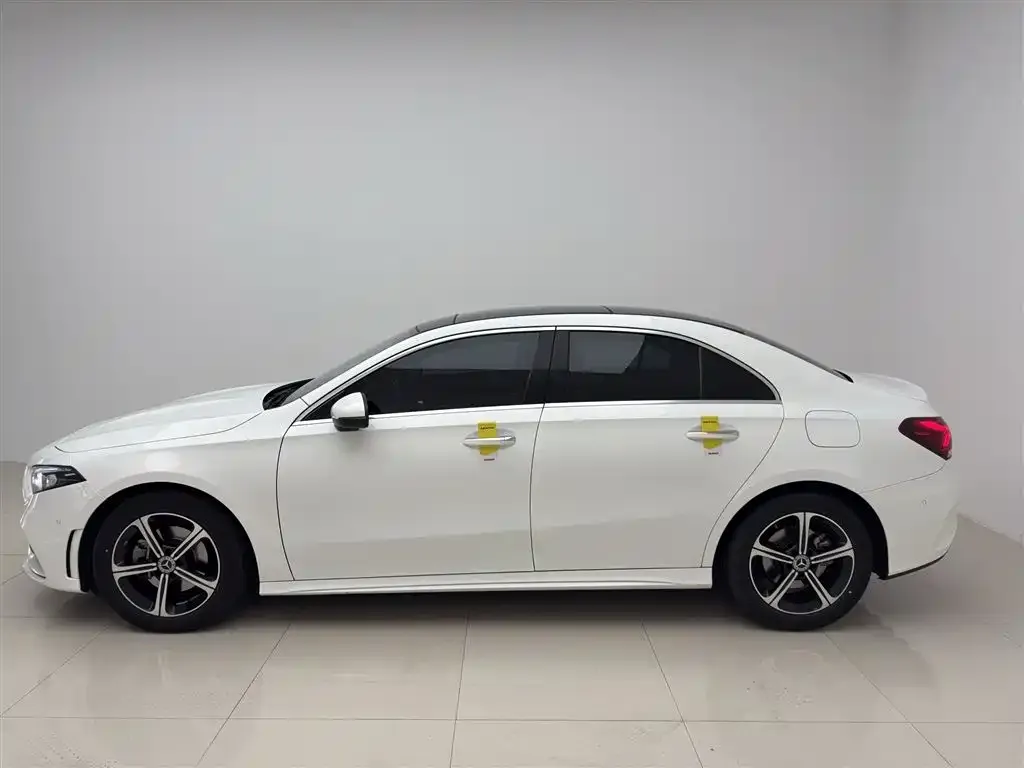 Mercedes-Benz A-Class 2023 из CN, фото 10