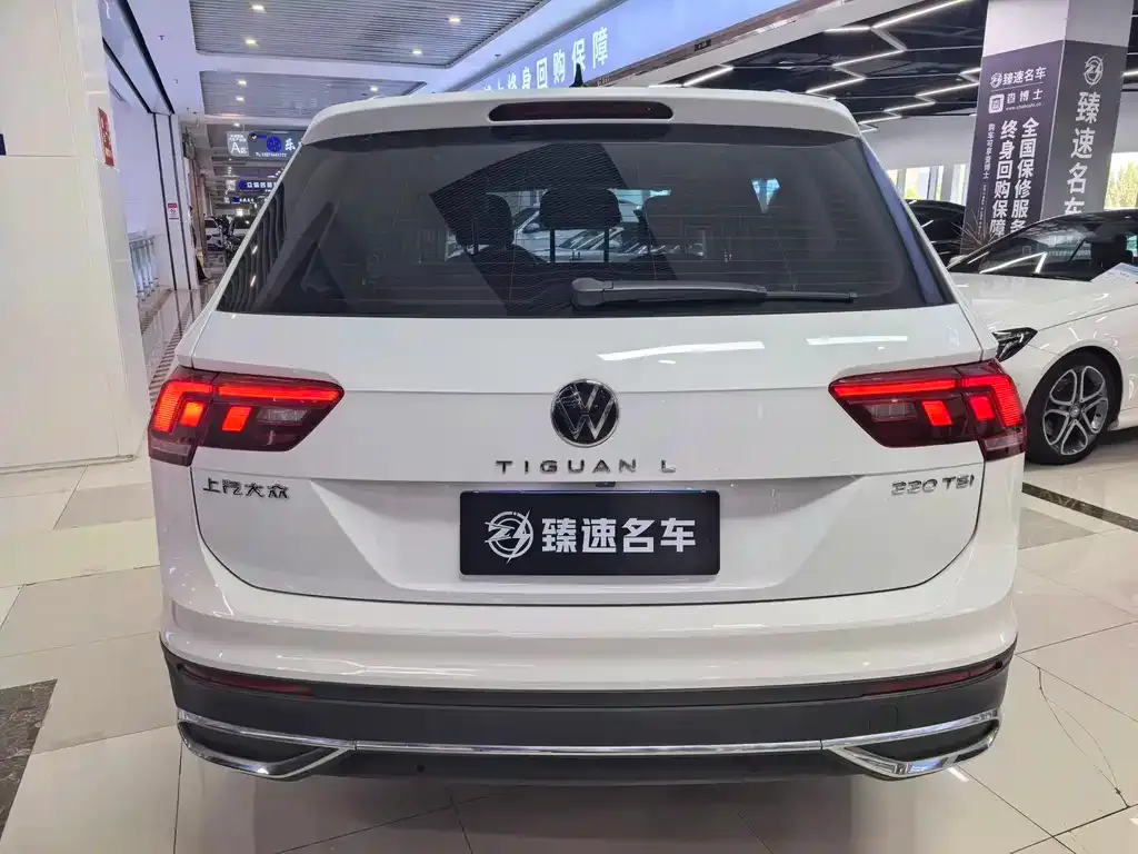 Volkswagen Tiguan L — фото 4
