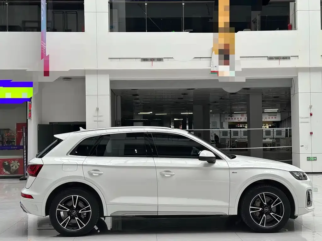 Audi Q5L 2022 из CN, фото 4