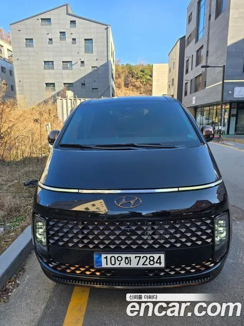 Hyundai Staria