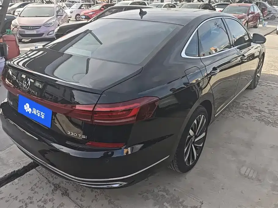 Volkswagen Passat 2023 из CN, фото 3