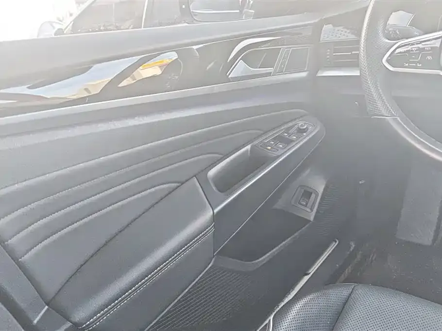 Volkswagen Passat 2023 из CN, фото 7