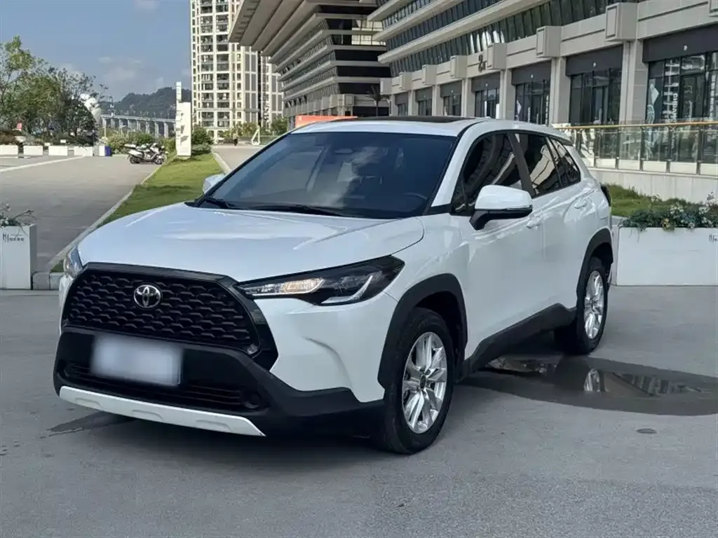 Toyota Corolla Cross — фото 1