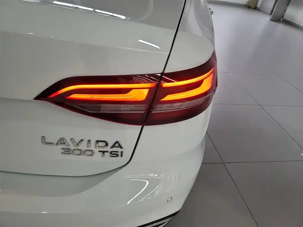 Volkswagen Lavida 2023 из CN, фото 8