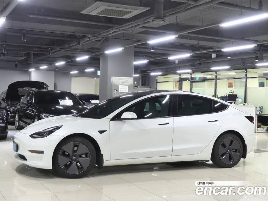 Tesla Model 3 2021 из KR, фото 2