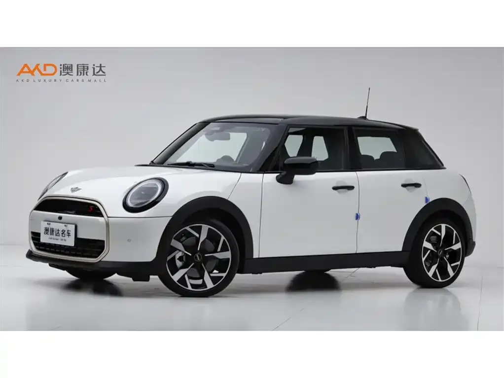 MINI Cooper (3-door) 2024 из CN, фото 1