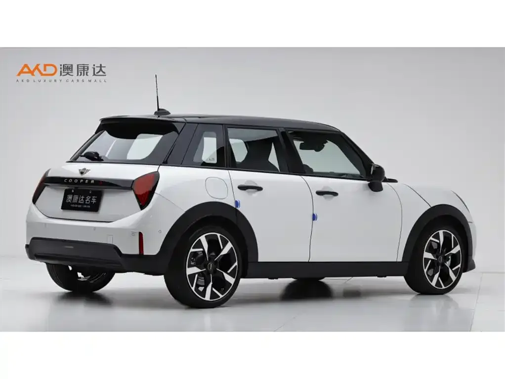 MINI Cooper (3-door) 2024 из CN, фото 3