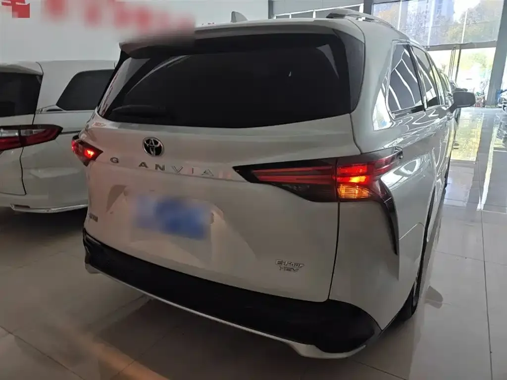 Toyota Granvia 2025 из CN, фото 6